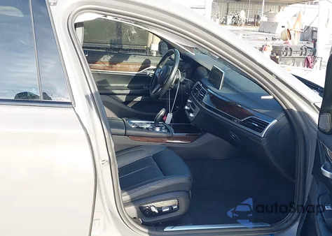 2022 BMW 740 I z USA, uszkodzony, nr VIN WBA7T2C02NCG88117